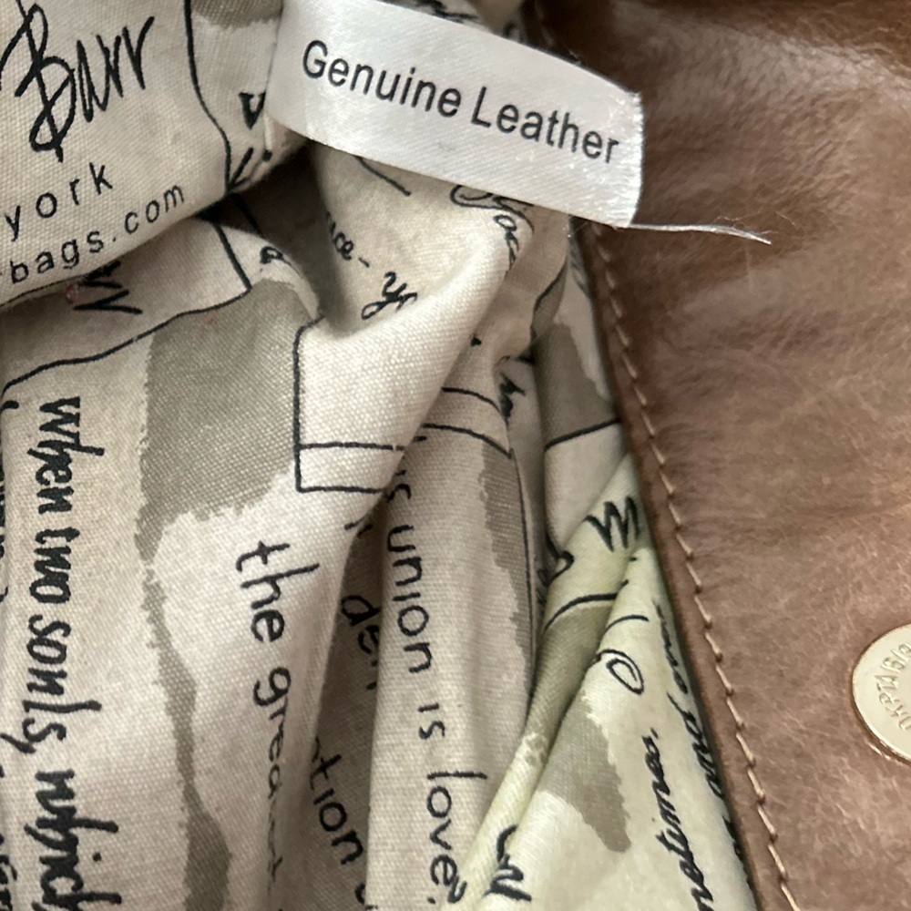 Barr + Barr Women's Brown Leather Shoulder Bag w/ Pockets & Quotes Lining - Picture 16 of 16